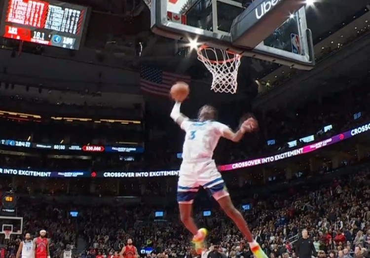 世界杯视频直播-神之一手！爱德华兹退防伸手完成抢断 麦丹战斧炸扣定胜局